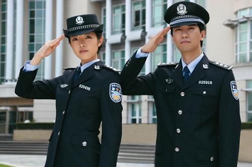 警察被保安拦住不让进 201804251447235687.jpg